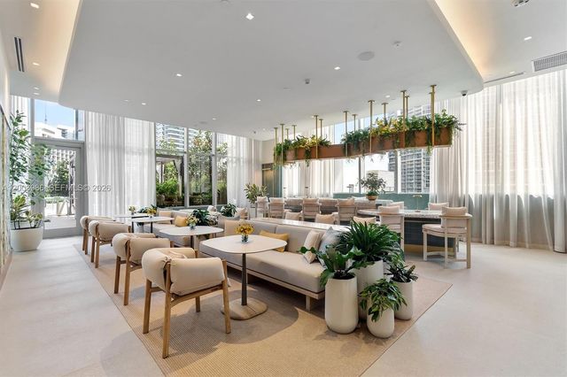 77 SE 5th Street 3005, Miami, FL 33131