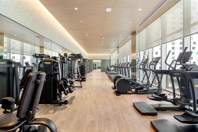 77 SE 5th Street 3005, Miami, FL 33131