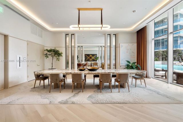 77 SE 5th Street 3005, Miami, FL 33131