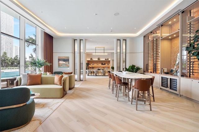 77 SE 5th Street 3005, Miami, FL 33131