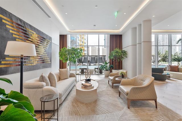 77 SE 5th Street 3005, Miami, FL 33131