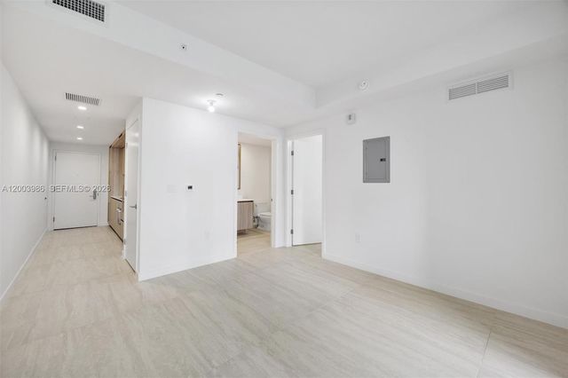 77 SE 5th Street 3005, Miami, FL 33131