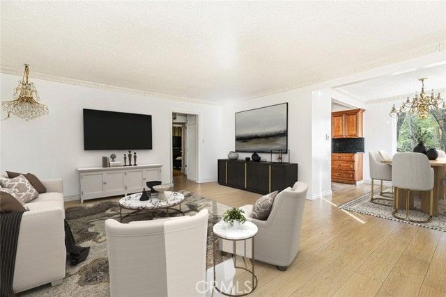 1748 N Kenmore Avenue 203, Los Angeles, CA 90027