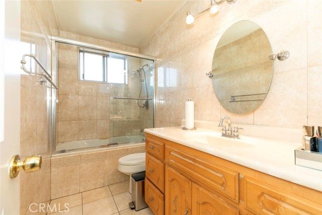 1748 N Kenmore Avenue 203, Los Angeles, CA 90027