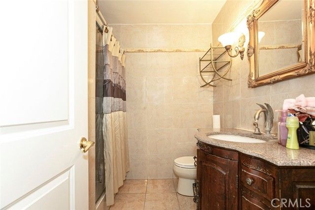 1748 N Kenmore Avenue 203, Los Angeles, CA 90027