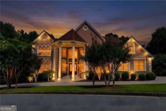 8280 Sentinae Chase Drive, Roswell, GA 30076