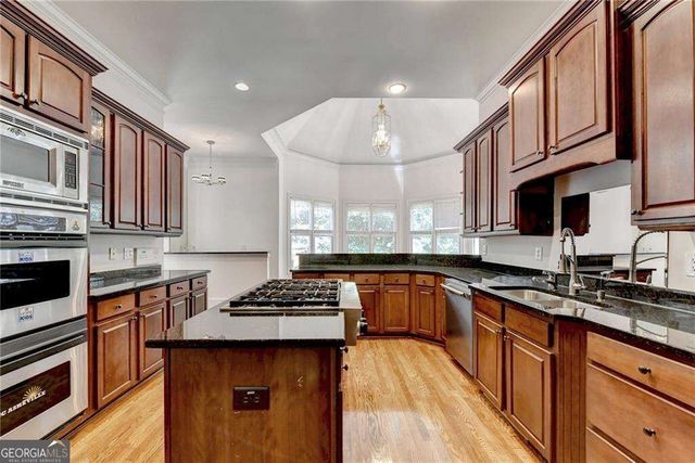 8280 Sentinae Chase Drive, Roswell, GA 30076