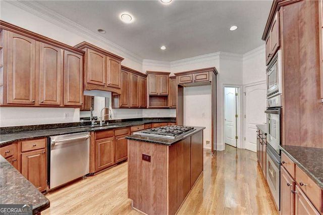 8280 Sentinae Chase Drive, Roswell, GA 30076