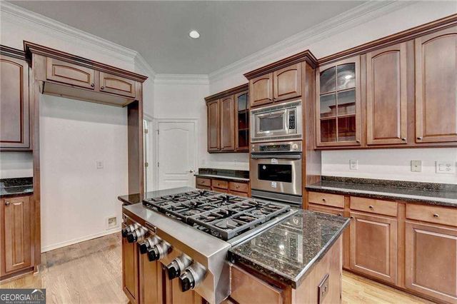 8280 Sentinae Chase Drive, Roswell, GA 30076