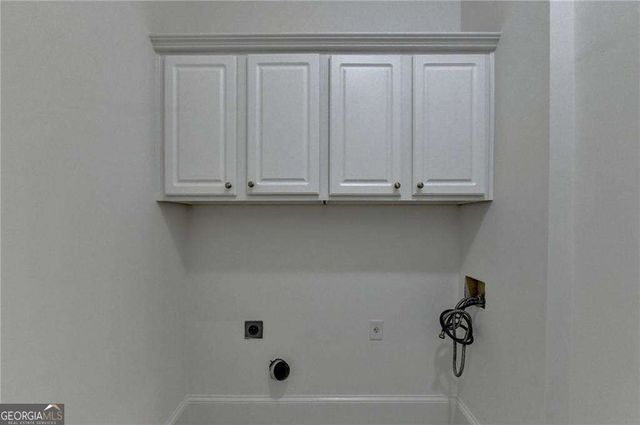 8280 Sentinae Chase Drive, Roswell, GA 30076
