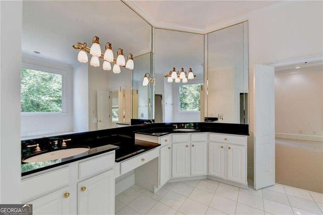 8280 Sentinae Chase Drive, Roswell, GA 30076