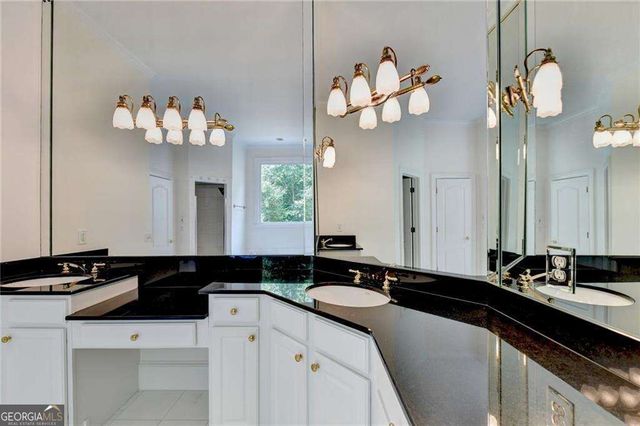 8280 Sentinae Chase Drive, Roswell, GA 30076