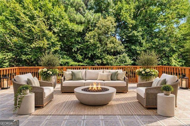 8280 Sentinae Chase Drive, Roswell, GA 30076