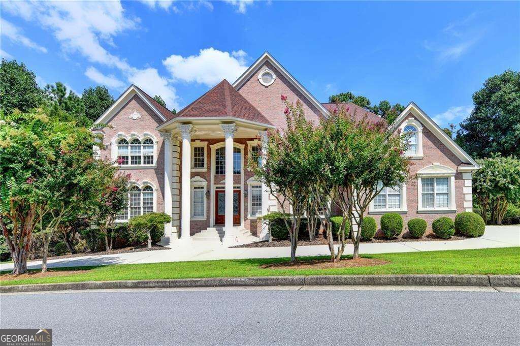 8280 Sentinae Chase Drive, Roswell, GA 30076