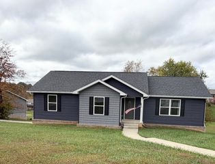 81 grand crossing Court, Somerset, KY 42503