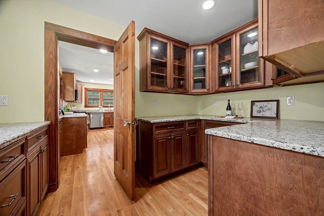 15 Eden St, Framingham, MA 01702