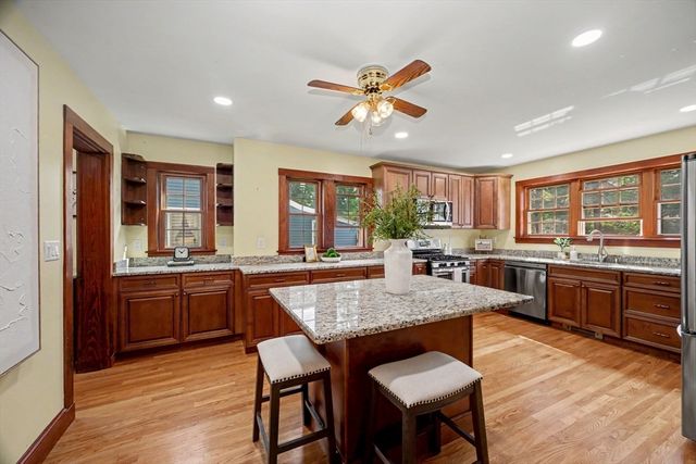 15 Eden St, Framingham, MA 01702