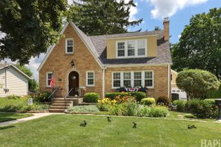 621 PARKWAY Avenue, Antioch, IL 60002