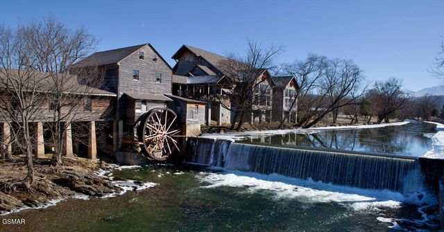 3516 Brook Stone Way, Pigeon Forge, TN 37863