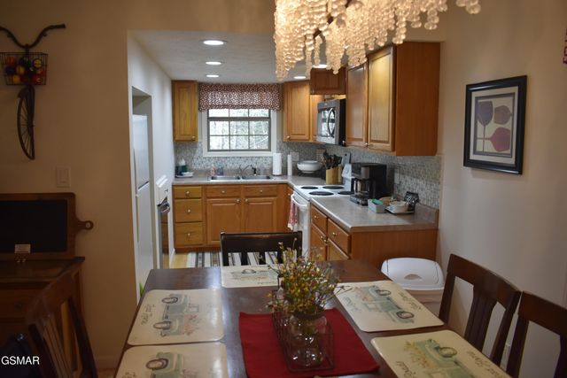 3516 Brook Stone Way, Pigeon Forge, TN 37863