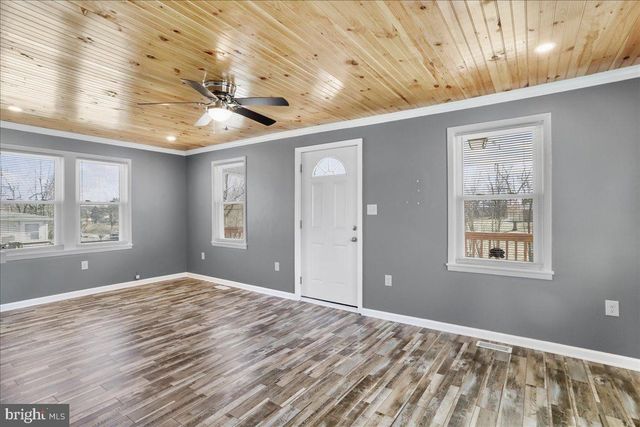 17 TURKEY HILL RD, Augusta, WV 26704