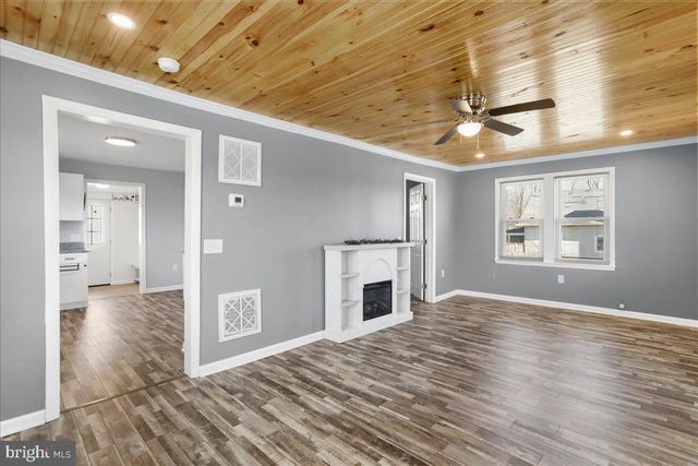 17 TURKEY HILL RD, Augusta, WV 26704