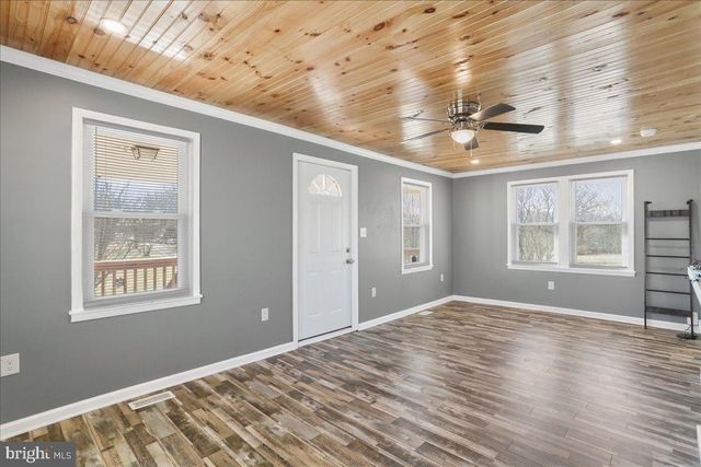 17 TURKEY HILL RD, Augusta, WV 26704