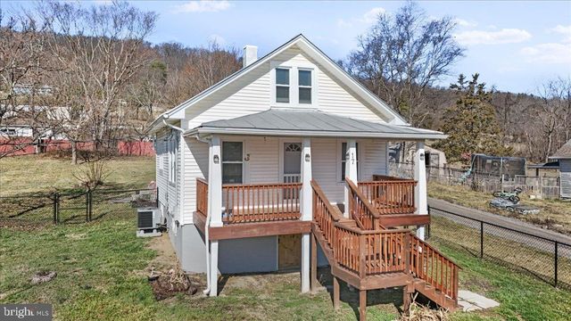 17 TURKEY HILL RD, Augusta, WV 26704