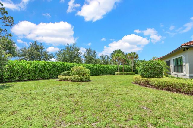 9242 Balsamo Drive, Palm Beach Gardens, FL 33412