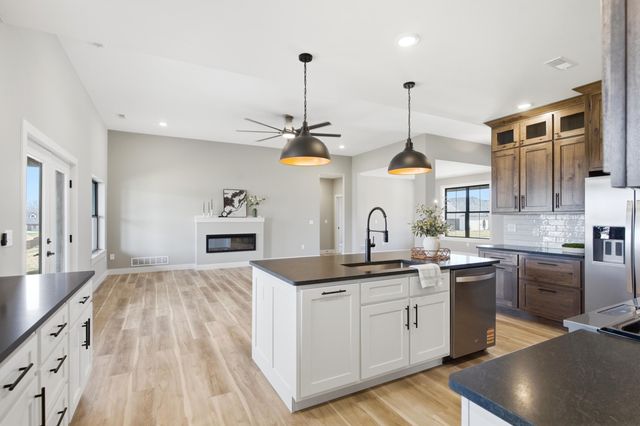 5321 SPARTINA, Columbia, MO 65203