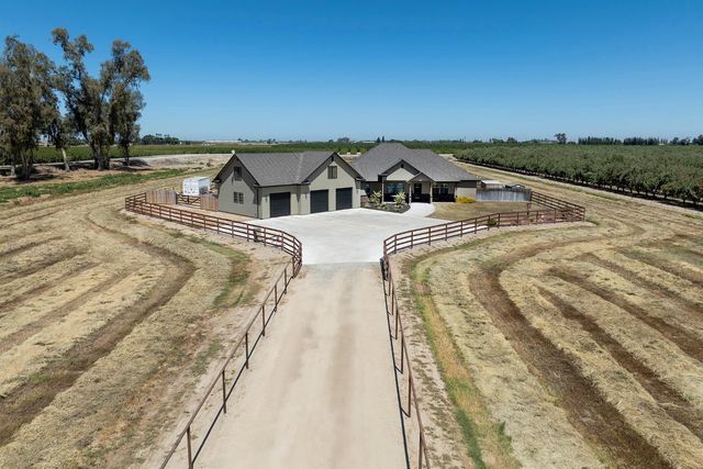 19206 Bloss Ave, Hilmar, CA 95324