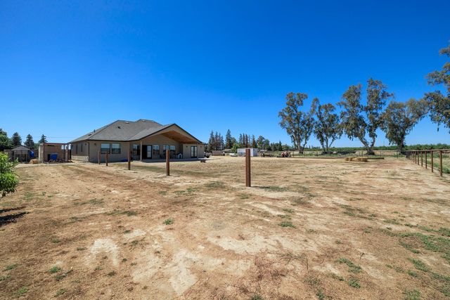 19206 Bloss Ave, Hilmar, CA 95324