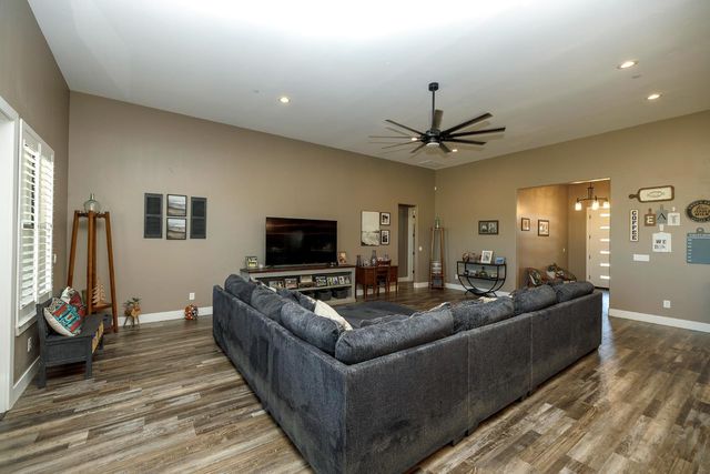 19206 Bloss Ave, Hilmar, CA 95324