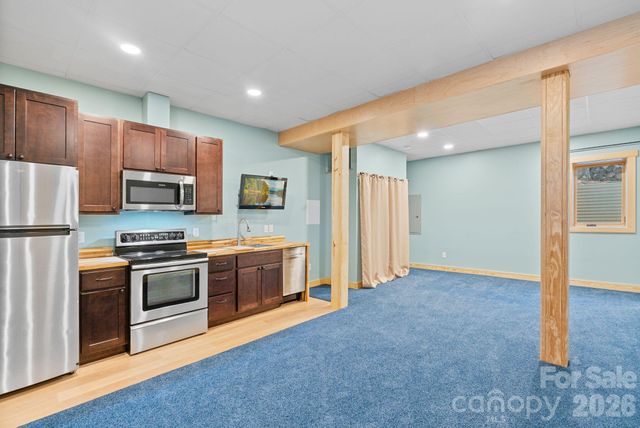 71 Captains Drive, Candler, NC 28715