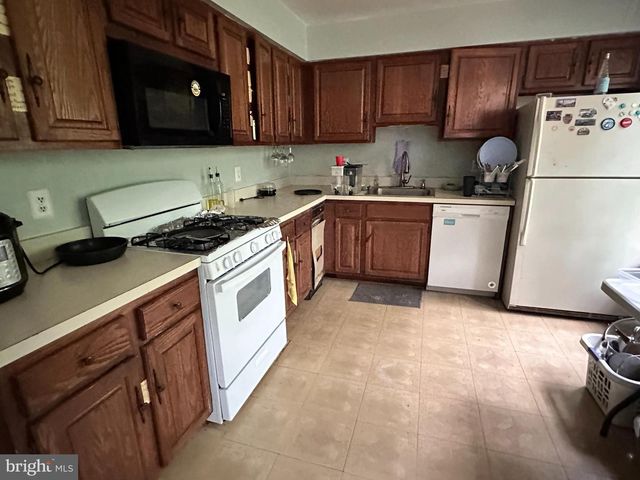 4831 CARRIAGEPARK RD, Fairfax, VA 22032