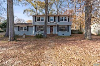 801 Mira Vista Drive SE, Huntsville, AL 35802