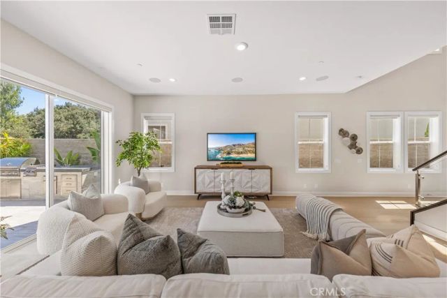 400 Riverbend, Lake Forest, CA 92630