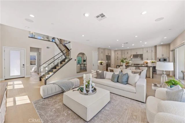 400 Riverbend, Lake Forest, CA 92630