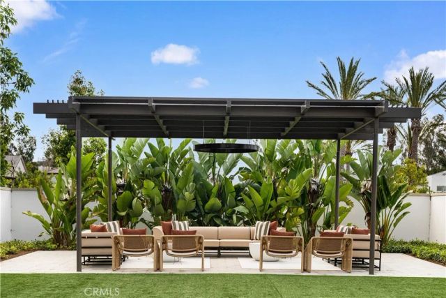 400 Riverbend, Lake Forest, CA 92630