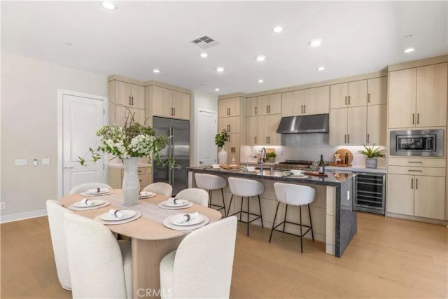 400 Riverbend, Lake Forest, CA 92630