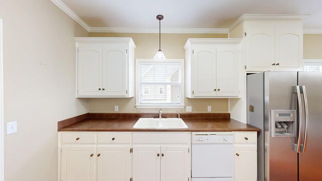 104 Orchard Circle, Dothan, AL 36305