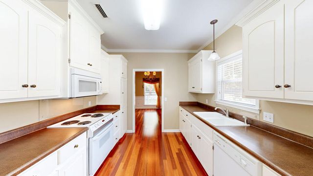 104 Orchard Circle, Dothan, AL 36305