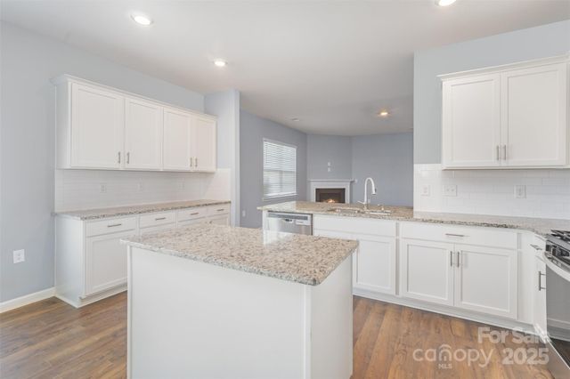 6020 Fort Bend Drive, Charlotte, NC 28214