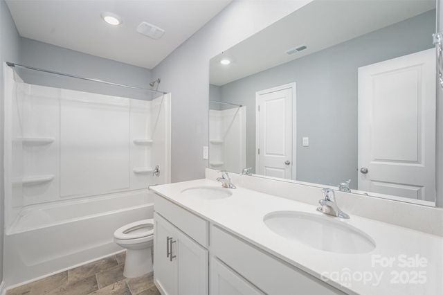 6020 Fort Bend Drive, Charlotte, NC 28214