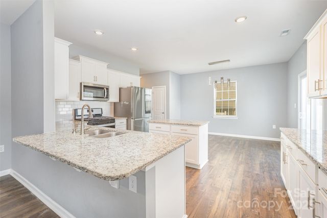 6020 Fort Bend Drive, Charlotte, NC 28214