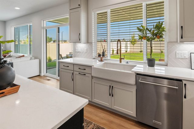 12213 N VALENCIA Ave, Spokane, WA 99218