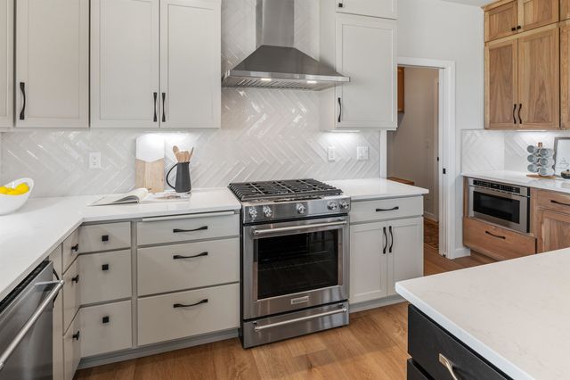 12213 N VALENCIA Ave, Spokane, WA 99218