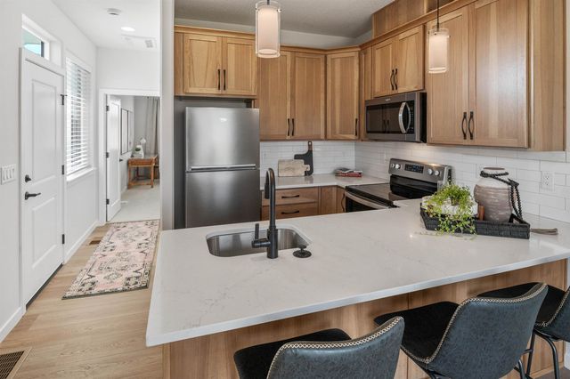 12213 N VALENCIA Ave, Spokane, WA 99218