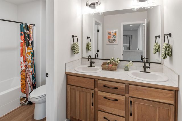 12213 N VALENCIA Ave, Spokane, WA 99218