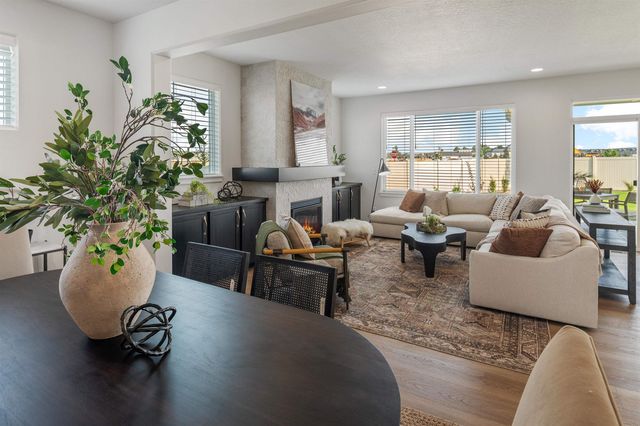 12213 N VALENCIA Ave, Spokane, WA 99218